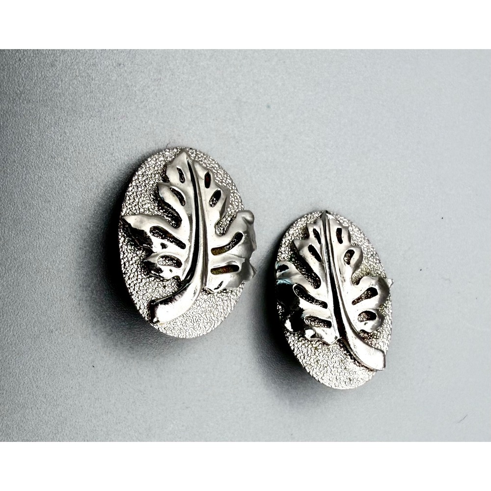 Vintage Whiting & Davis Silver Tone Monstera Leaf Clip-On Earrings 1.25"